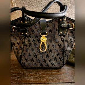 Dooney & Bourke purse